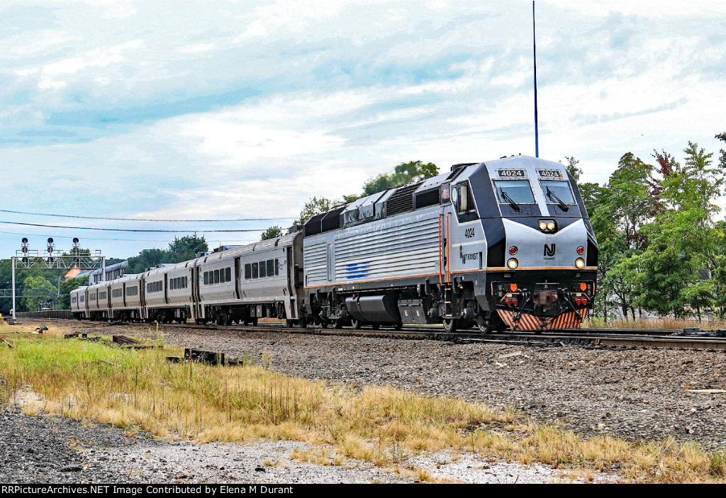 NJT 4024 on train 1155